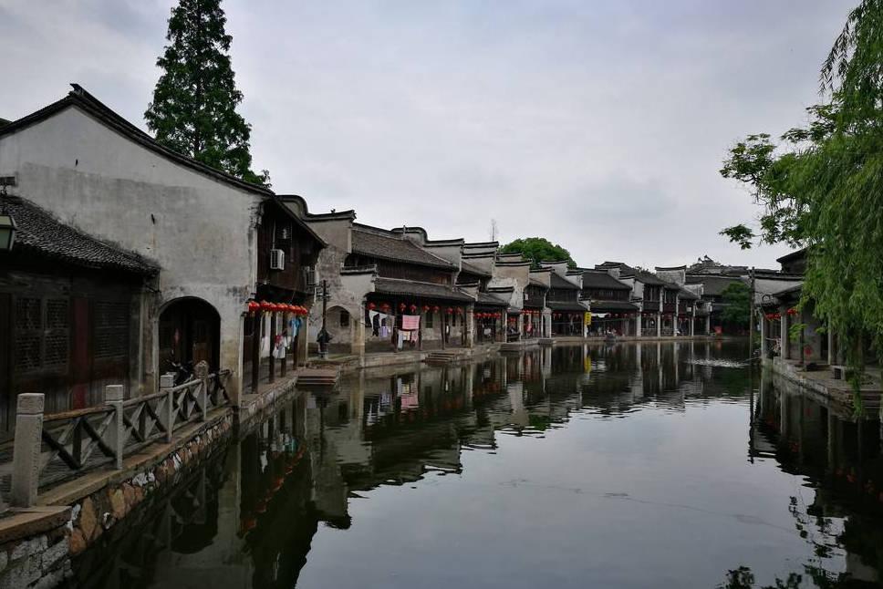 培训老师称托关系可大专转学读本科，怎样看待这类骗局？法院是怎么判的？